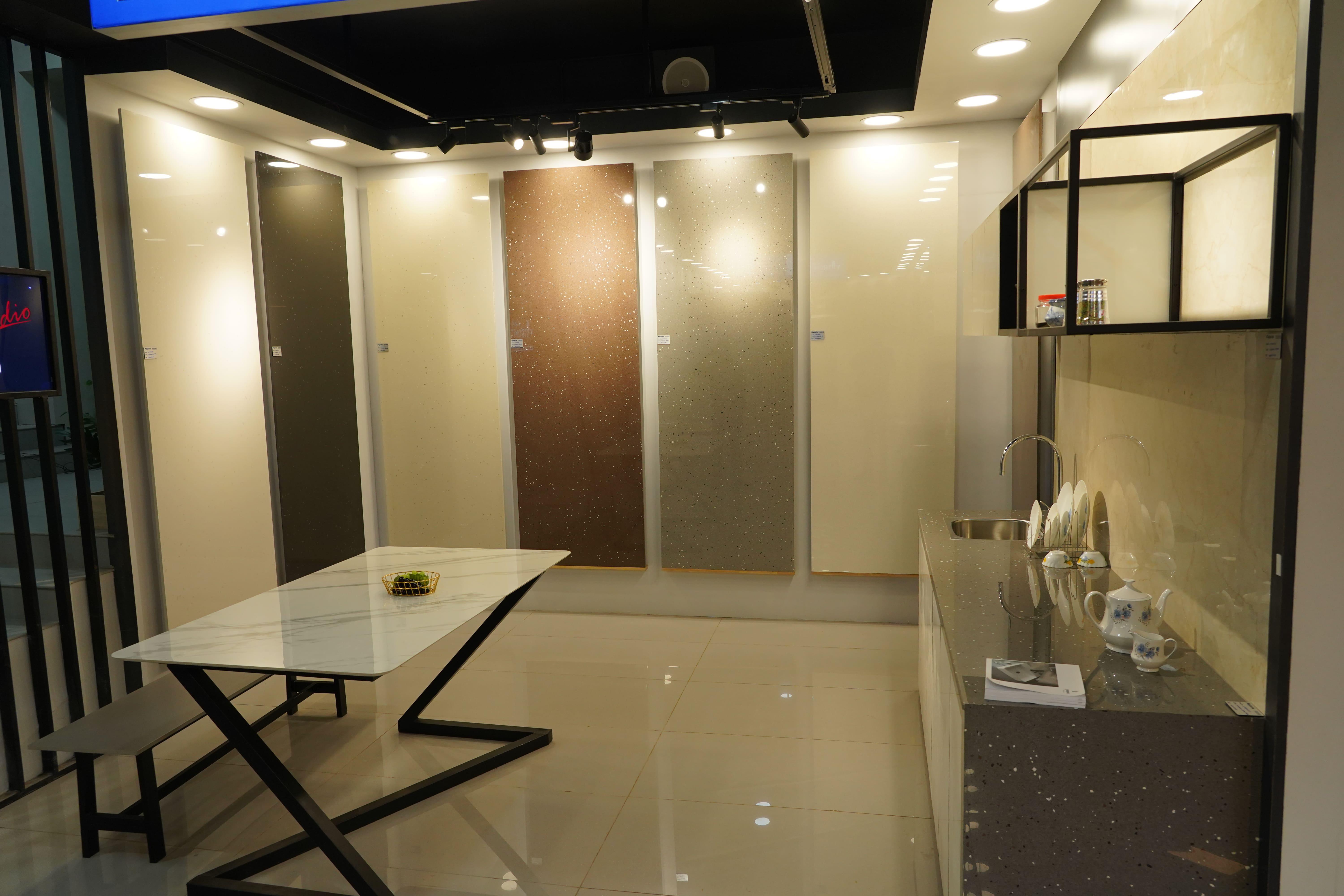 Gallery 17