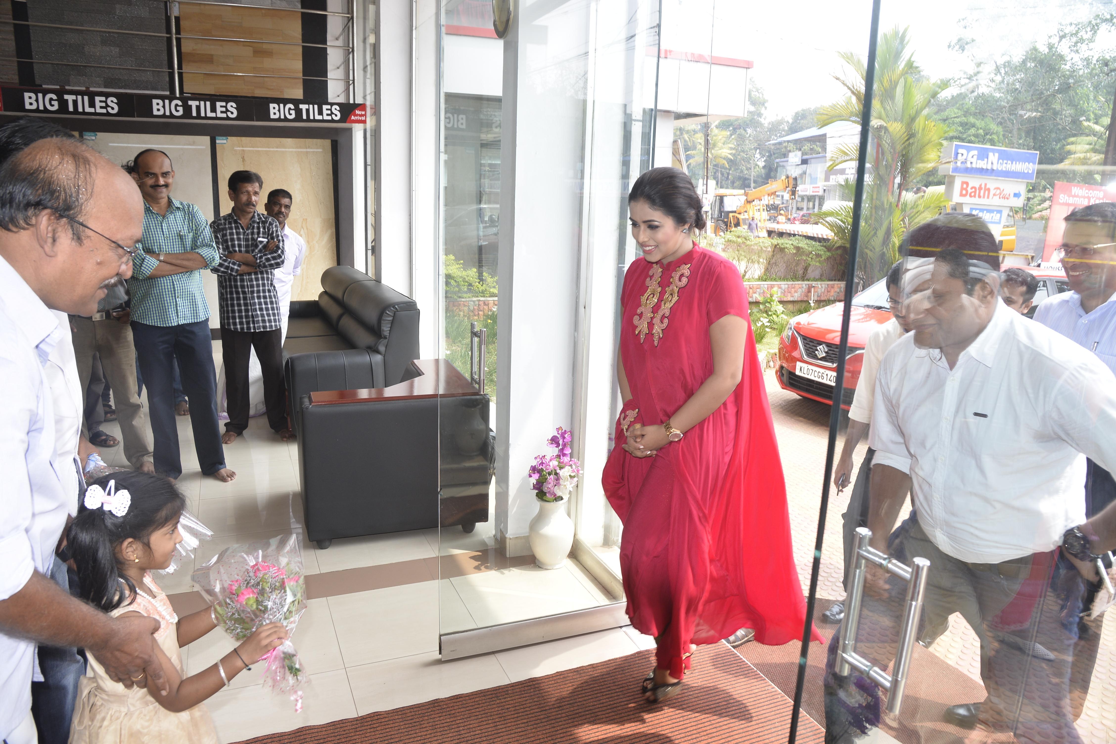 Actress Shamna Kassim visiting our showroom